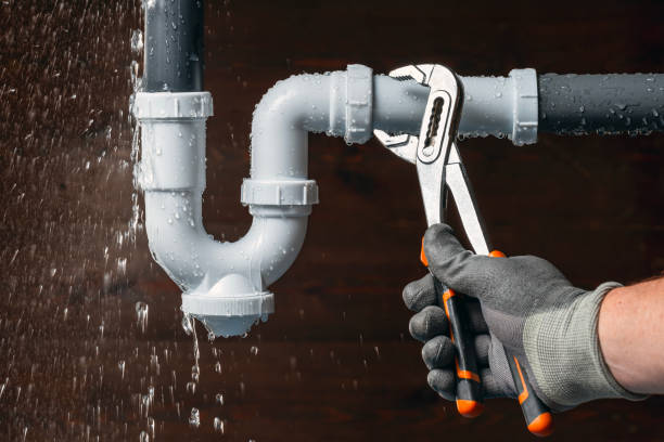 Professional Emergency Plumber technician working in Woodsboro, MD